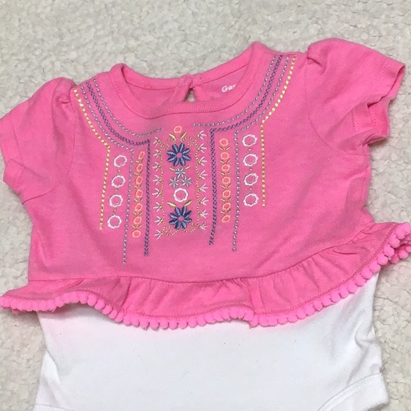 2 for 1 $  ONESIE & PINAFORE in Pink🌸3-6MO - Picture 3 of 7
